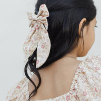 EVERLY BLUSH GARDEN BOW