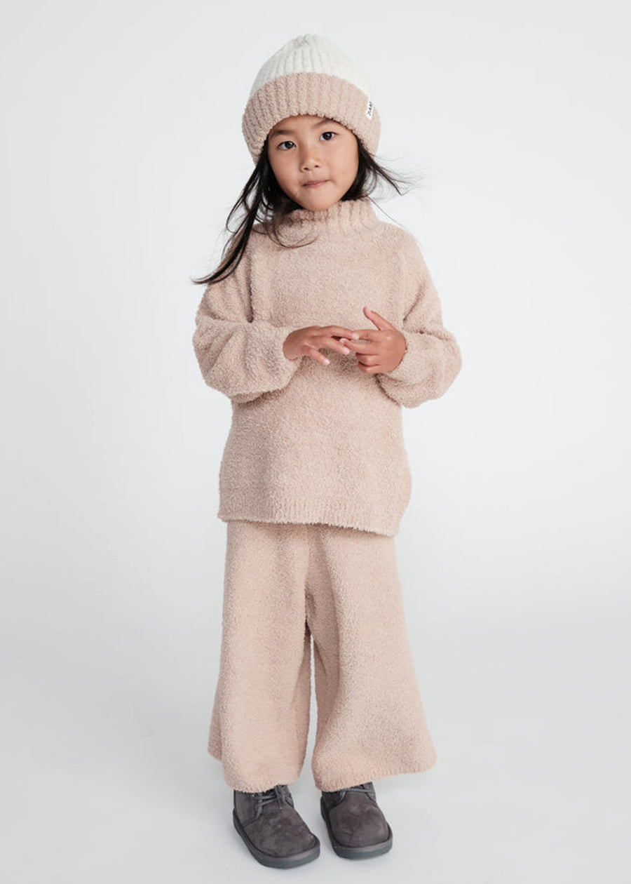 FUZZY TURTLENECK SWEATER - PECAN